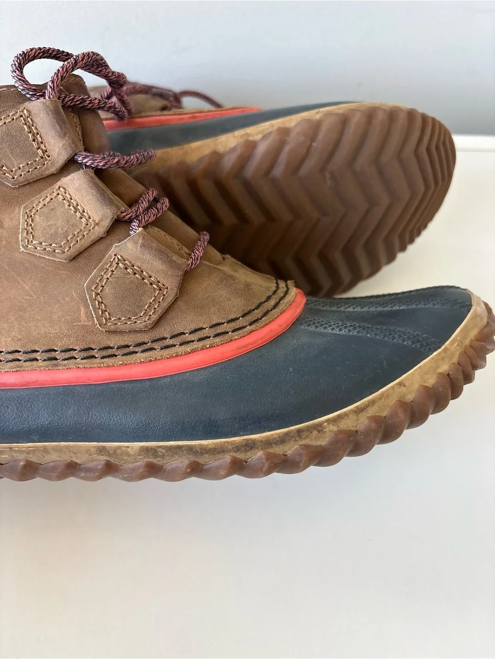 Sorel Out N’ About Leather Duck Boots Size 11
